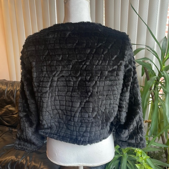 Calvin Klein Women's Plus Size Printed Faux-Fur Shrug Yellow Size 1X